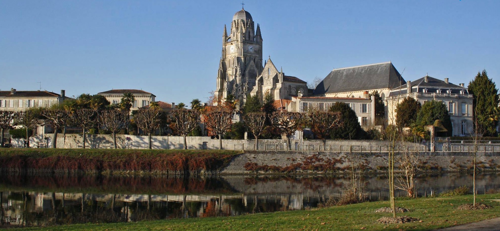 SAINTES