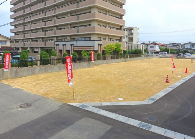 t東西道路の評価はどう考えるべきか ―方位よりも“道路条件”で価値は決まる―
