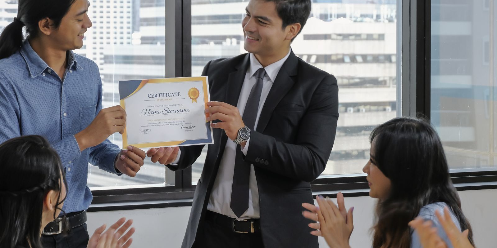 Certificación jurídica en terrenos vs. apartamentos en preventa: diferencias que debes conocer